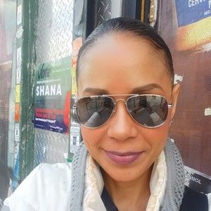 Meet your Posher, Dinora